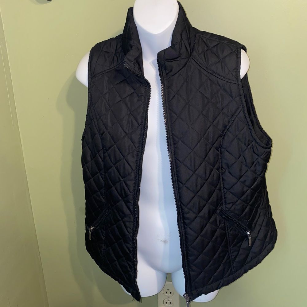 Laura Scott Lightweight black vest size Large